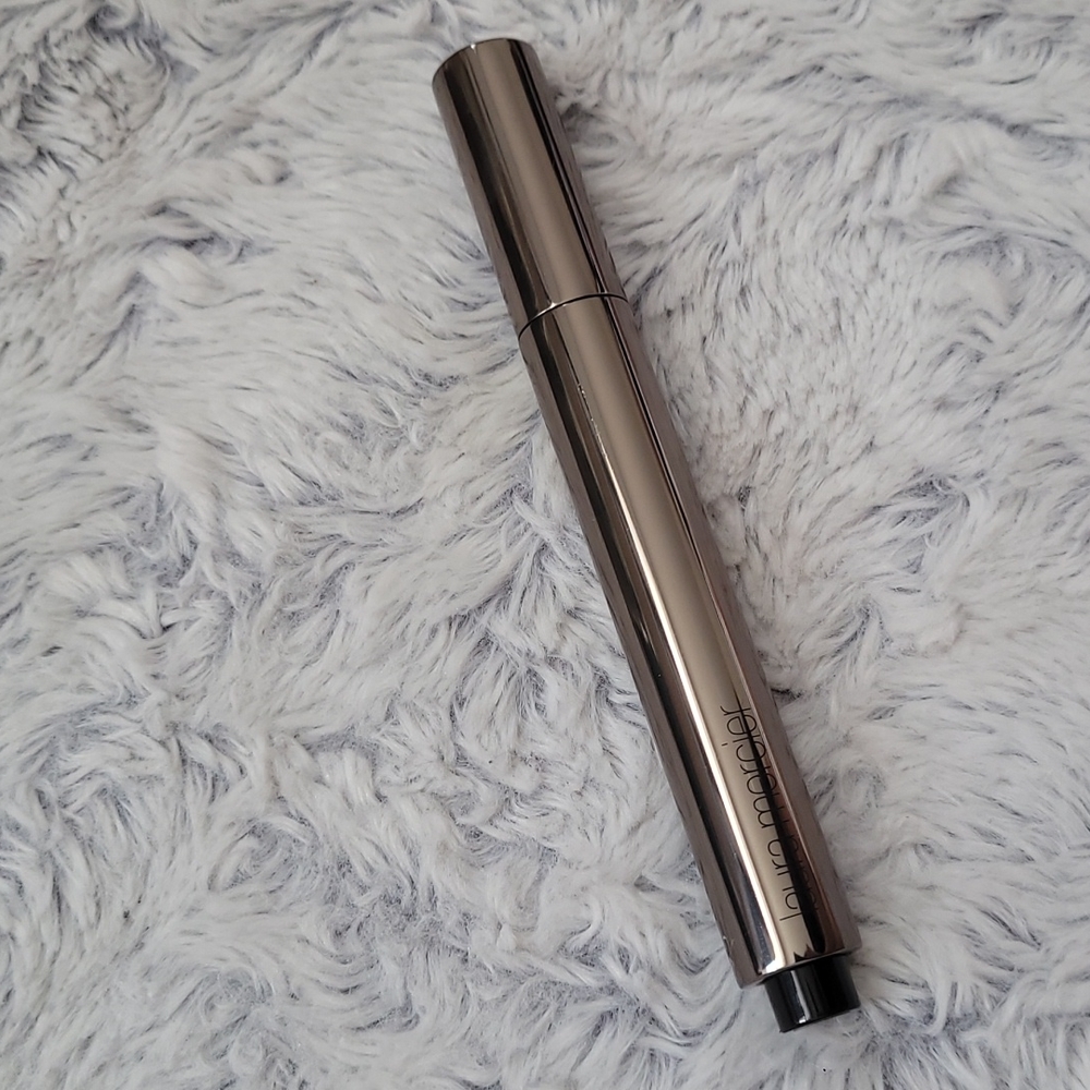 Laura MercierCandleglow Concealer color 6